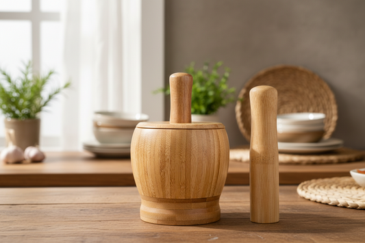 „Bamboo Grind“ – Rustikaler Bambus-Mörser mit Stößel