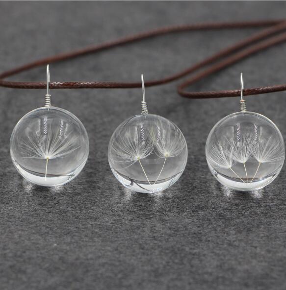 Petal Orb – Handgefertigte Boho-Glückskette mit echten Blüten