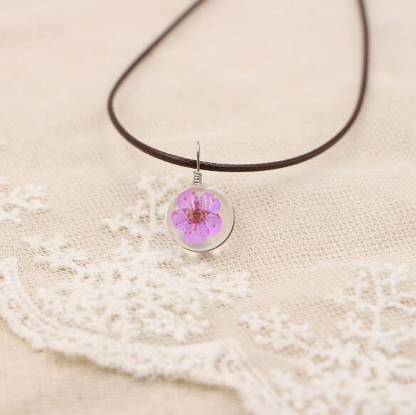 Petal Orb – Handgefertigte Boho-Glückskette mit echten Blüten