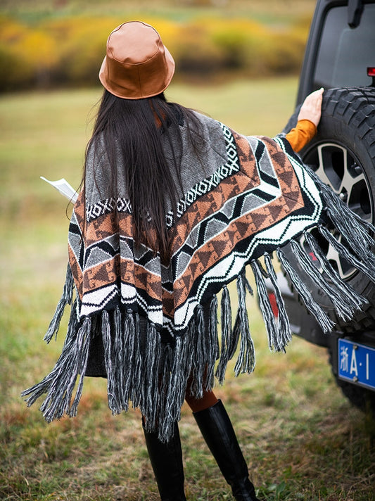Abenteuerlust zum Anziehen: Dein Ethno-Strick-Cape