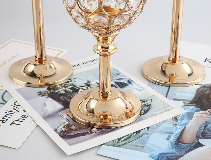 Crystal Elegance – Exklusive Kristall-Kerzenständer in Gold