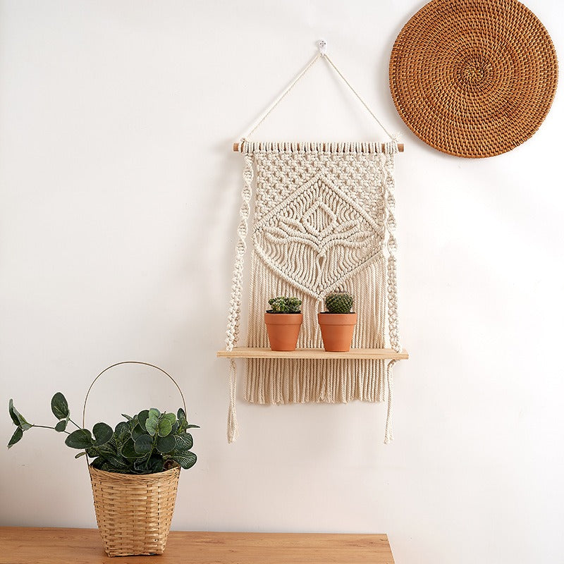 Boho Bloom – Handgewebtes Makramee-Wandregal