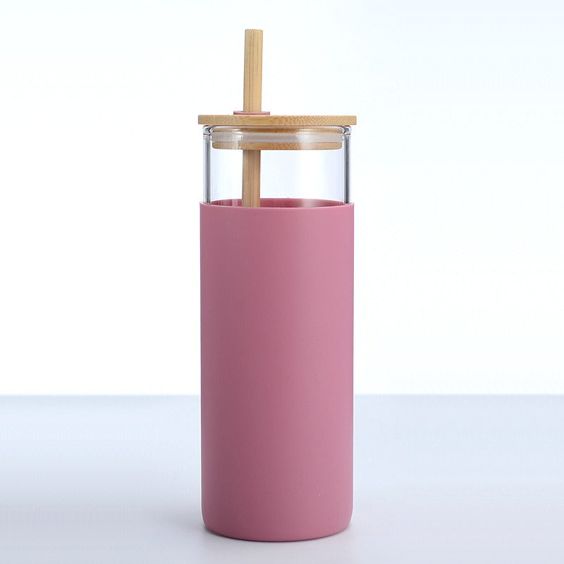 Pure Sip: Nachhaltiger Glasbecher mit Bambusdeckel & Silikon-Sleeve