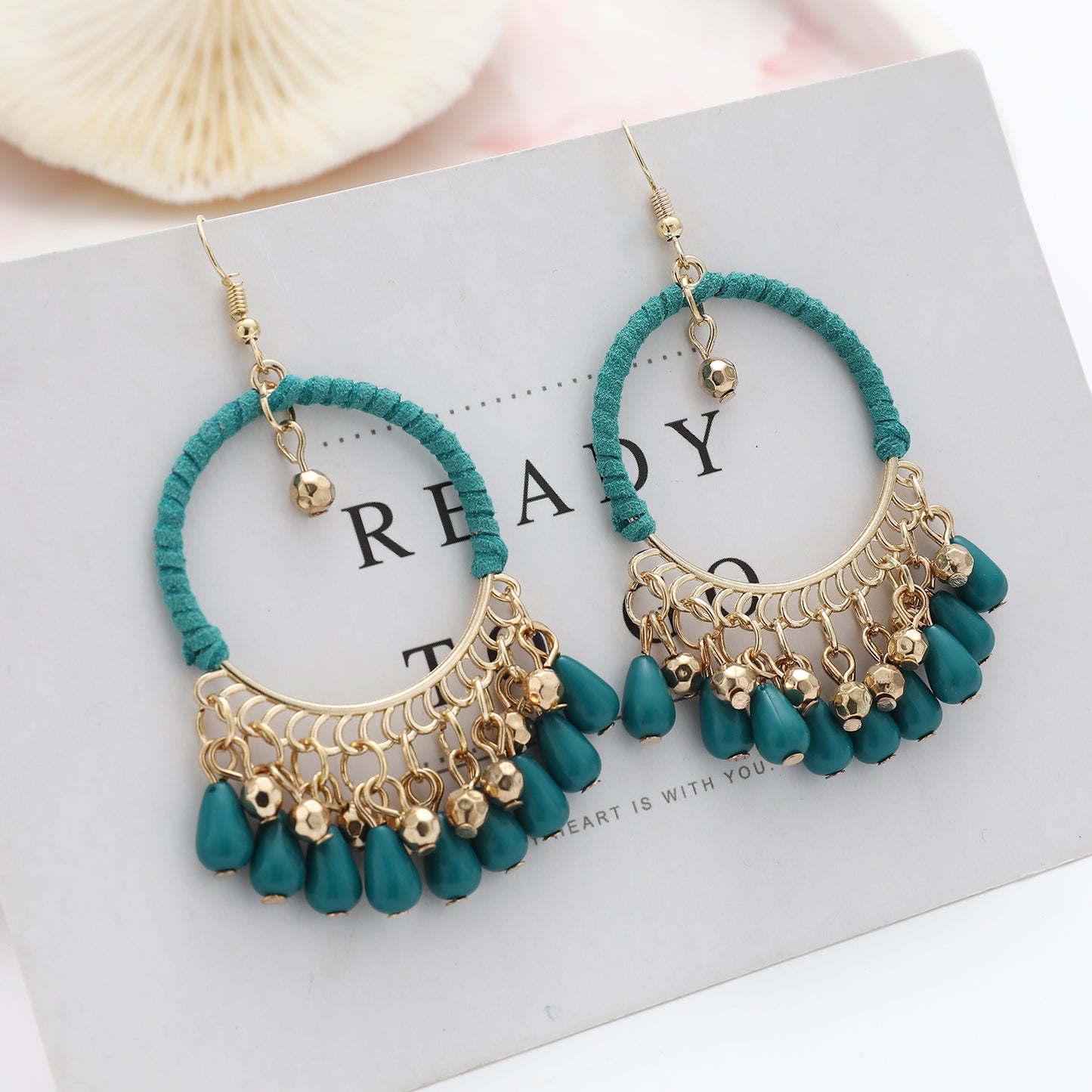 Silk Road: Handgewebte Boho-Creolen mit Tropfen-Tassels