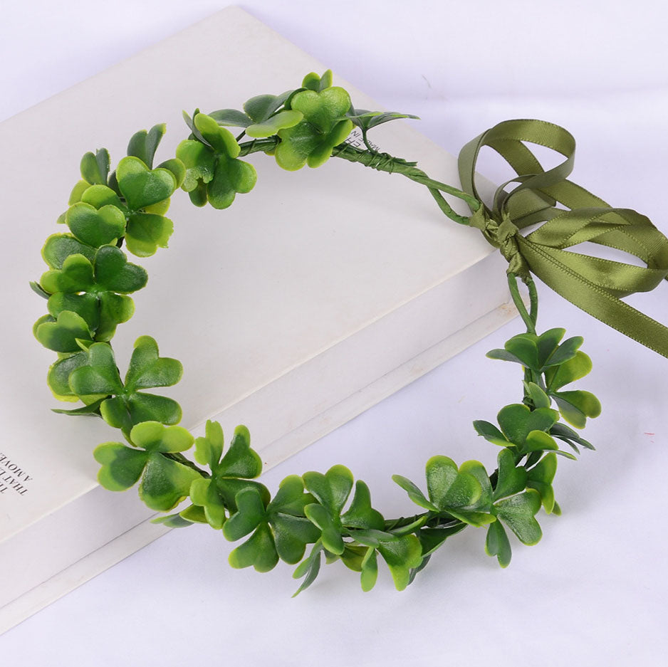 Green Clover – Naturverbundener Blütenkranz