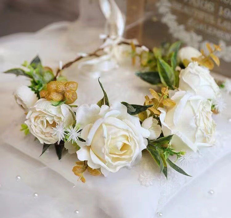 Boho Romance – Prachtvoller Rosen- & Blütenkranz