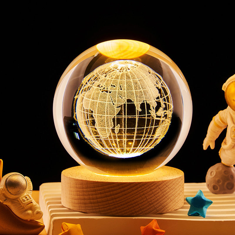 3D Kristallkugel Nachtlicht – Personalisierte LED-Leuchte mit Sport-Motiven & Erde auf Echtholz-Sockel