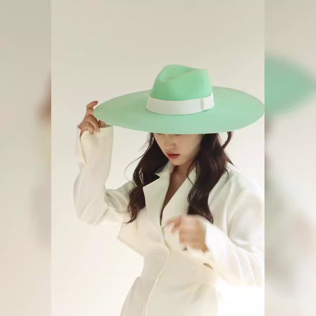 Oversized Wollfilz-Hut in Fruit Green – Eleganter Jazz Hat mit breiter Krempe & weißem Kontrastband