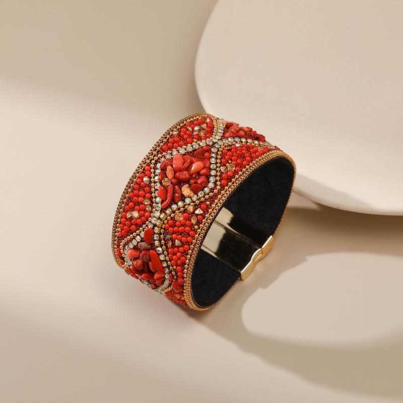Earth & Glitter: Handgefertigtes Boho-Lederarmband mit Magnetverschluss