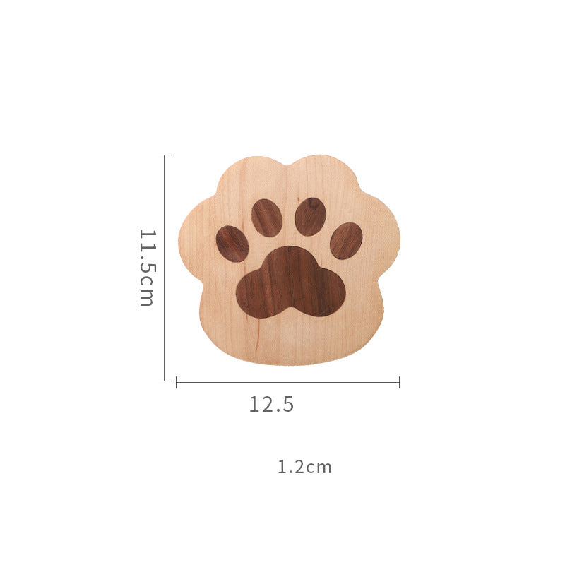 Pawprint Comfort: Handgefertigte Untersetzer aus edlem Massivholz