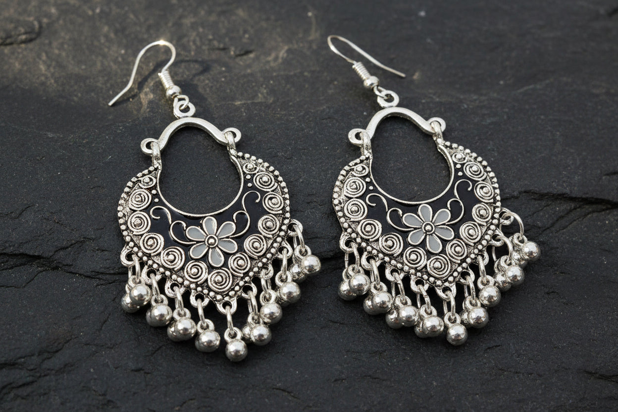 Vintage Ornament: Statement-Ohrringe mit filigraner Ornamentik