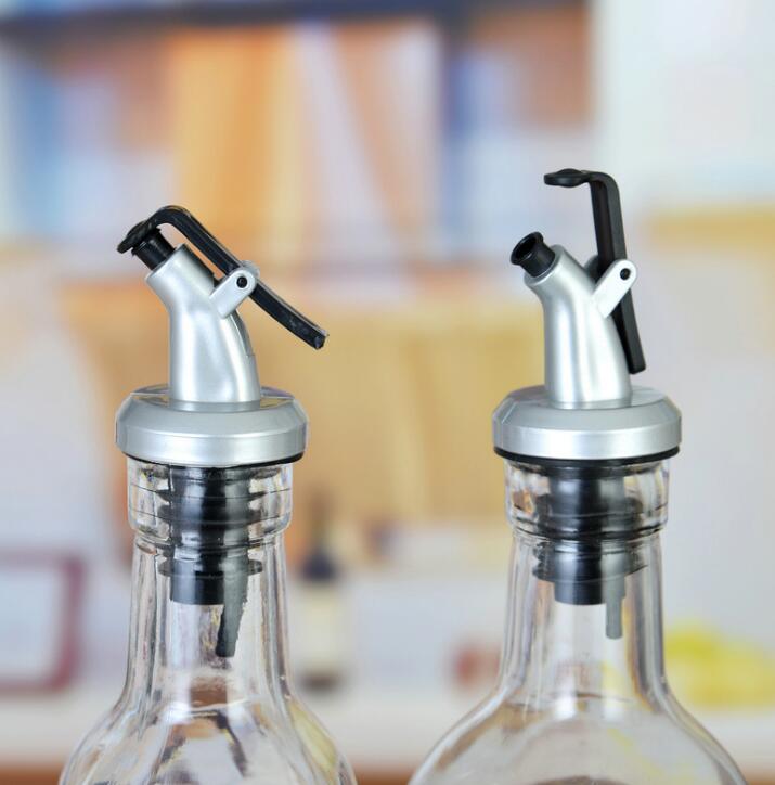 Pure Essence: Elegante Glasflasche für Öle & Essenzen im minimalistischen Look