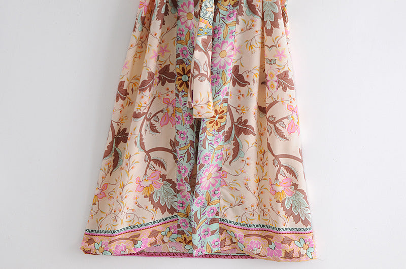 Desert Bloom: Lange Resort-Robe mit Glockenärmeln & Vintage-Print