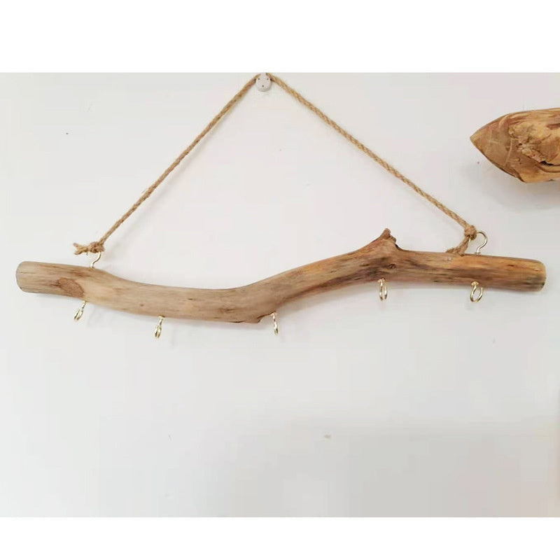 Nature’s Keeper: Rustikale Wandgarderobe aus echtem Treibholz mit Messing-Haken