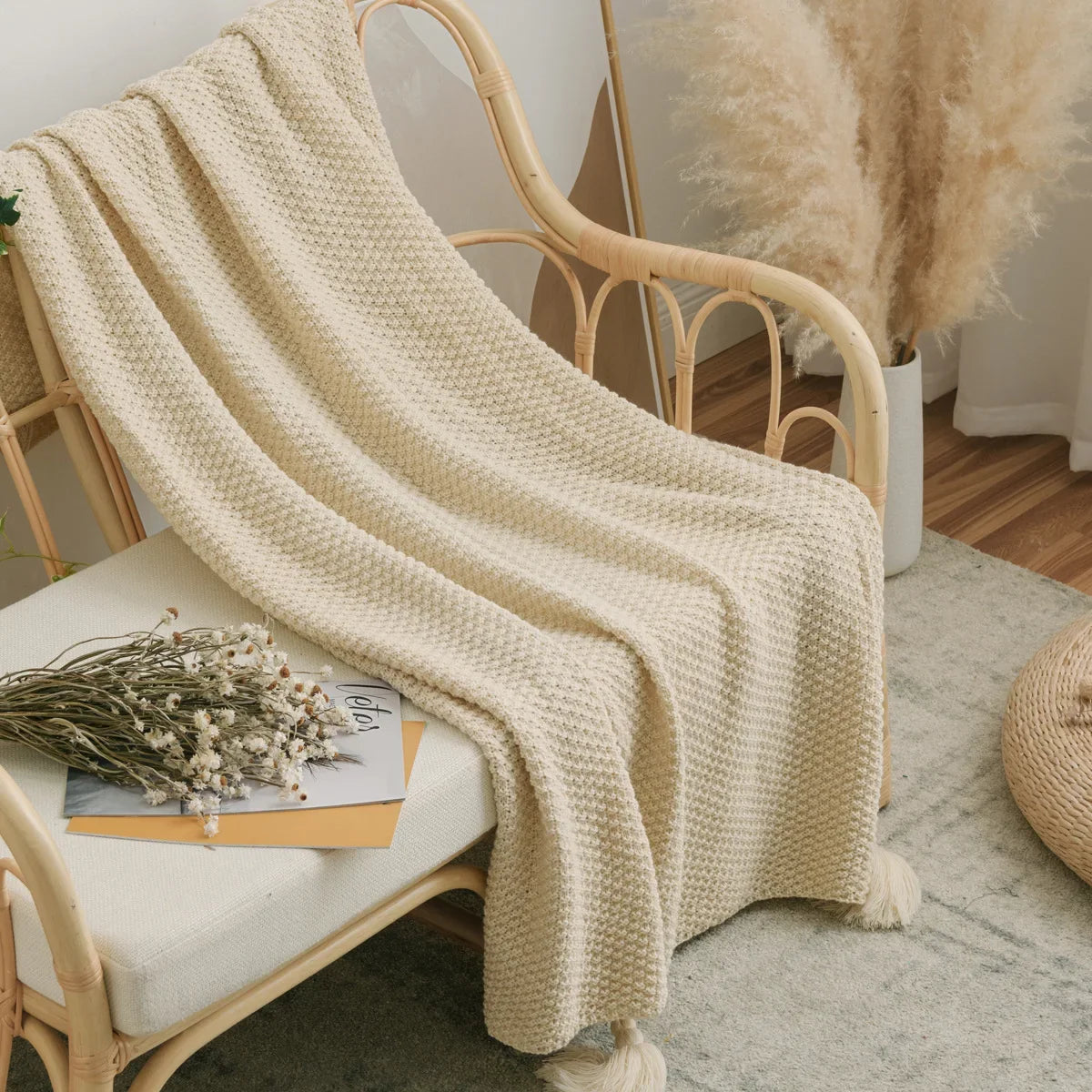 Moderne Strickdecke mit Fransen – Weiche Wollmischdecke für Sofa und Bett
