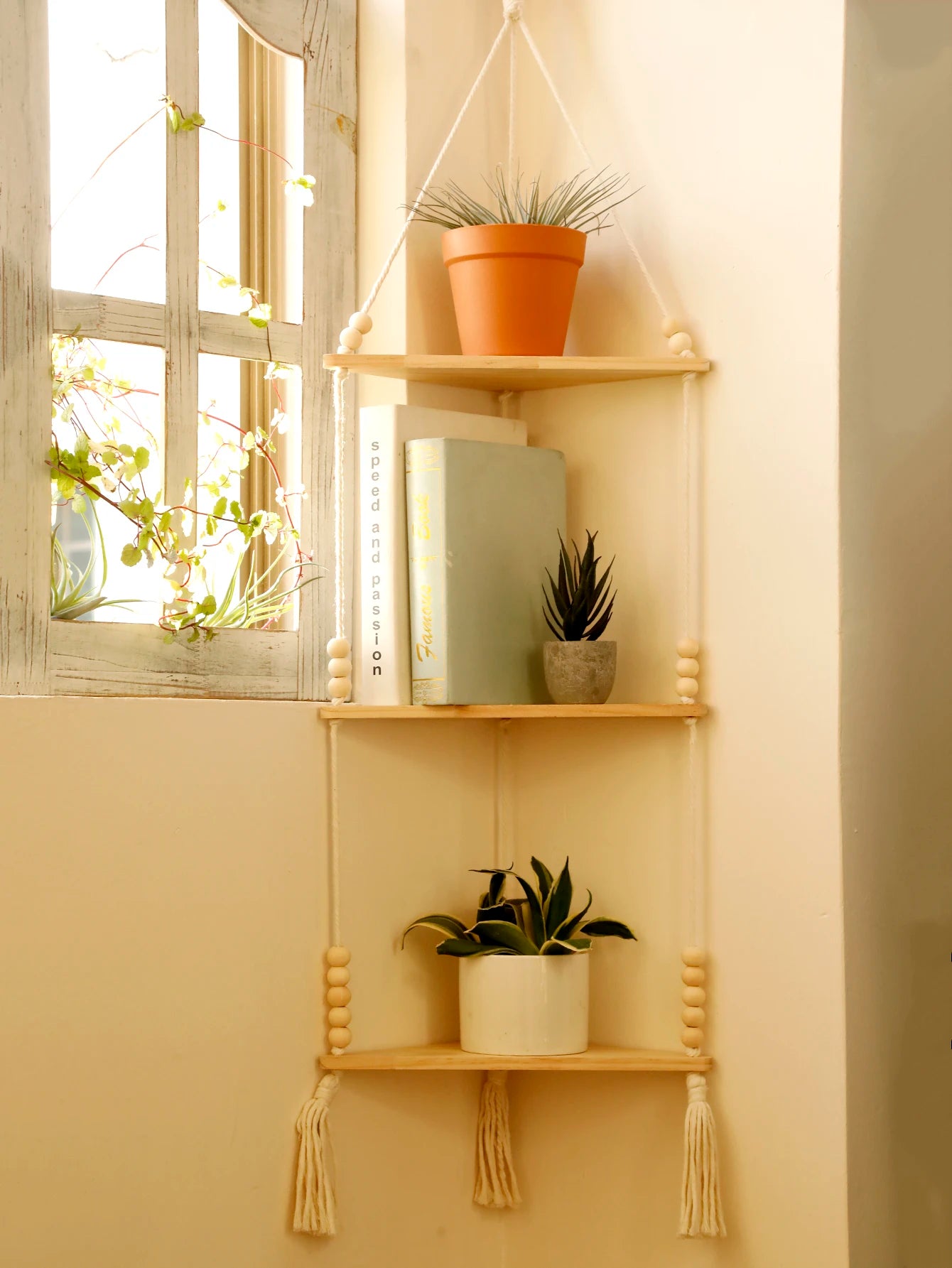 Handgefertigtes Makramee-Eckregal – Boho Holzregal im Landhausstil für Wohnzimmer & Dekoration