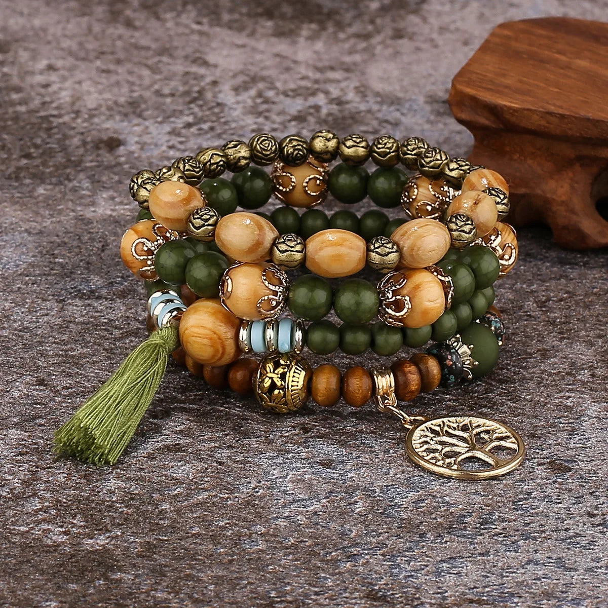 4-teiliges Boho Holz Perlen Armband Set für Frauen – Baum des Lebens mit weißen Fransen Charme, elastischer Kettenbangle, Bohemia Schmuck