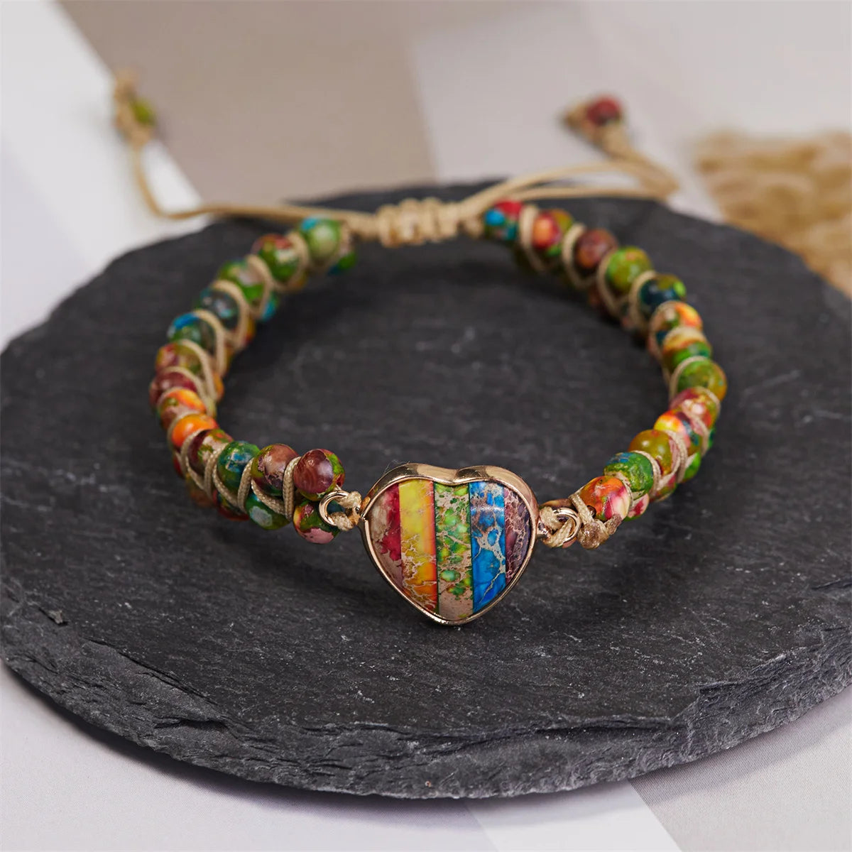 Handgemachtes Armband aus Naturstein für Damen – Boho-Stil mit Herz, lila Achatperlen und geflochtenem Design – Charmante Yoga-Wickelarmbänder