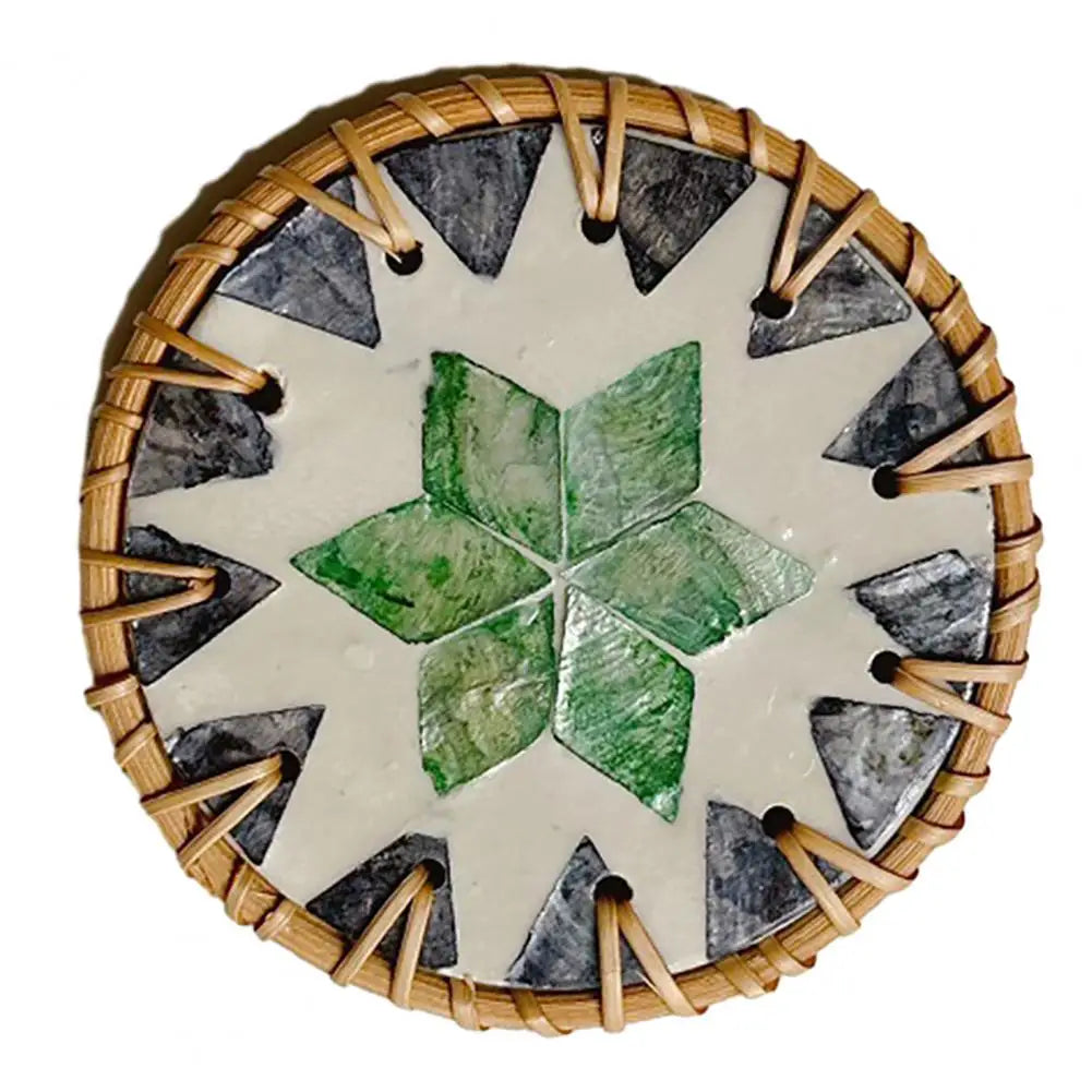 Handgefertigter Muschel-Untersetzer aus Holz – Kunstvolles Mandala-Design für Ihren Tisch