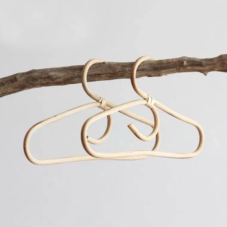 Handgewebte Rattan Wandhaken – Stylischer Kleidungshalter für Kinderzimmer, Hüte & Garment Organizer