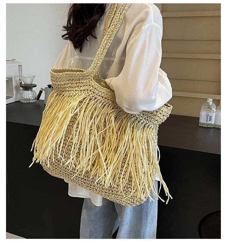 Handgemachte Boho Schultertasche mit Quasten – Große Woven Tasche für Damen, ideal für Sommer & Urlaub