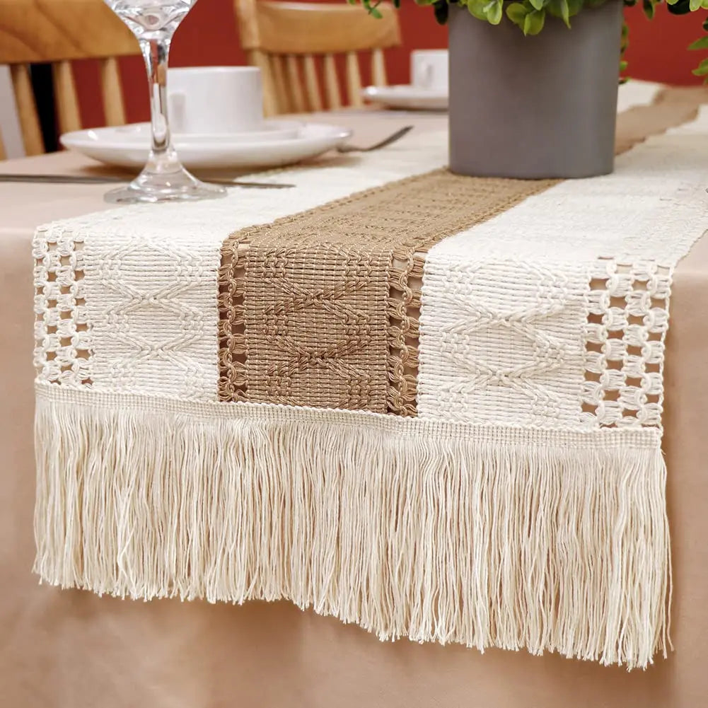 Boho Farmhouse Tischläufer aus Jute und Baumwolle – Woven Crochet Lace für Rustikale und Moderne Dekoration