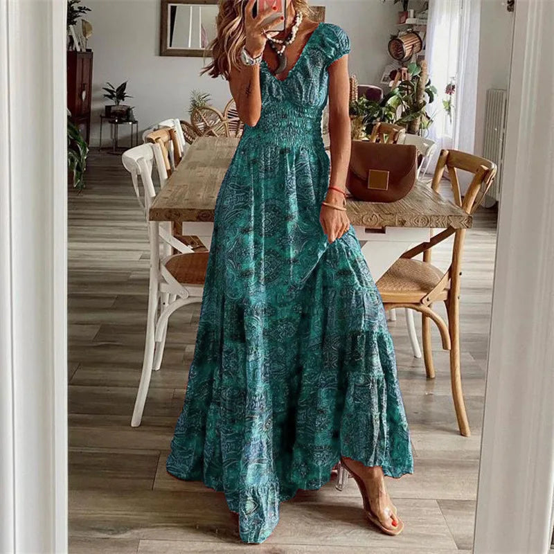 Sommerkleid für Damen im Ethno-Stil mit Blumenmuster, Kurzarm, Tailliertes Kleid mit Petalsärmeln und weitem Saum