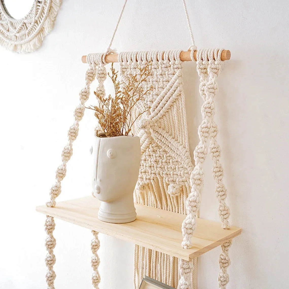 Macrame Wandregal im Boho-Stil – Dekoratives Holzregal für Pflanzen & Wohnaccessoires