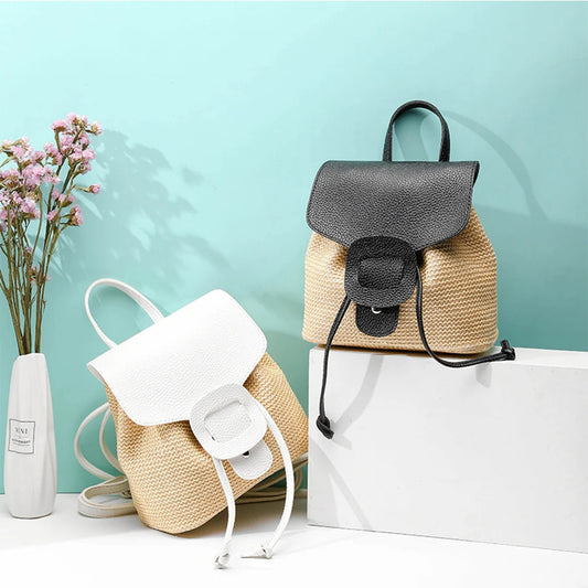 Straw & PU Backpack für Frauen und Mädchen – Trendiger Rucksack mit Kordelzug, hoher Kapazität, ideal für Reisen und Alltag