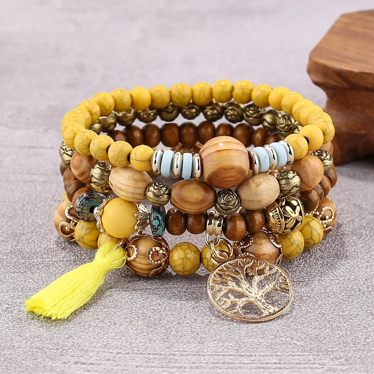 4-teiliges Boho Holz Perlen Armband Set für Frauen – Baum des Lebens mit weißen Fransen Charme, elastischer Kettenbangle, Bohemia Schmuck