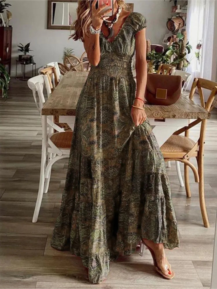 Sommerkleid für Damen im Ethno-Stil mit Blumenmuster, Kurzarm, Tailliertes Kleid mit Petalsärmeln und weitem Saum