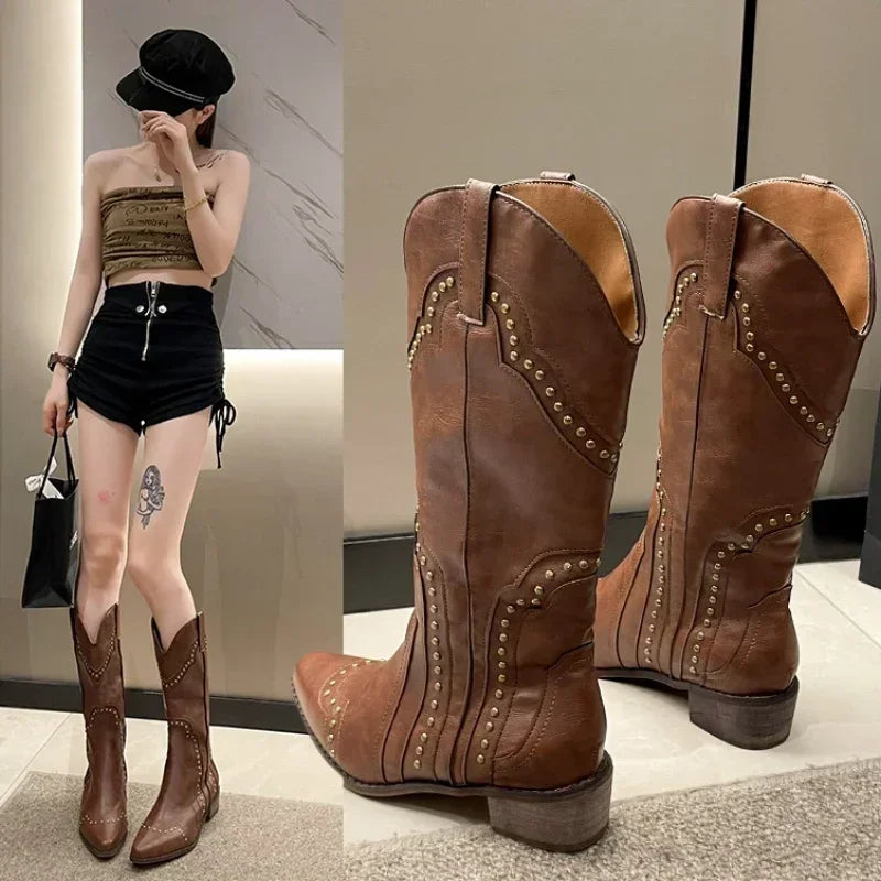 Retro Rivet Mid-Calf Cowboy Boots für Frauen – Herbst Western Boots mit Chunky Heels, Slip-On Design und Spitze