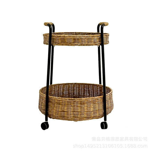 Stilvoller Kaffee-Tisch mit doppelter Rattan-Webung und schwarzem Metallrahmen, vielseitiger Sofa-Beistelltisch mit universellen Roll-Lagern