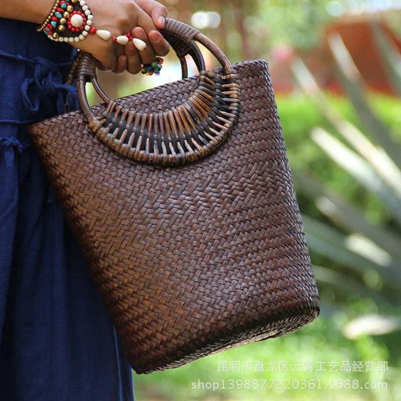 Vintage Rattan Bucket Handtasche – Stilvolle Strohtasche für Jeden Anlass