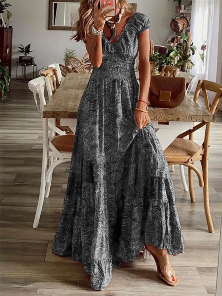 Sommerkleid für Damen im Ethno-Stil mit Blumenmuster, Kurzarm, Tailliertes Kleid mit Petalsärmeln und weitem Saum