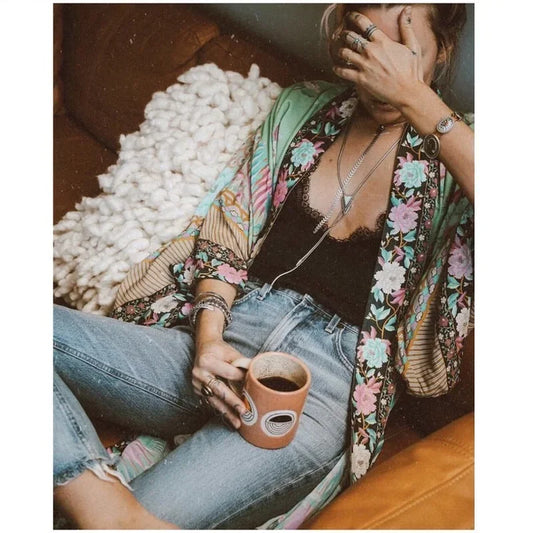 Happie Queens Bohemian Kimono Maxi Robe für Damen mit Pfauen- und Blumenprint – V-Ausschnitt, Batwing-Ärmel, Sommer-Bikini-Überwurf