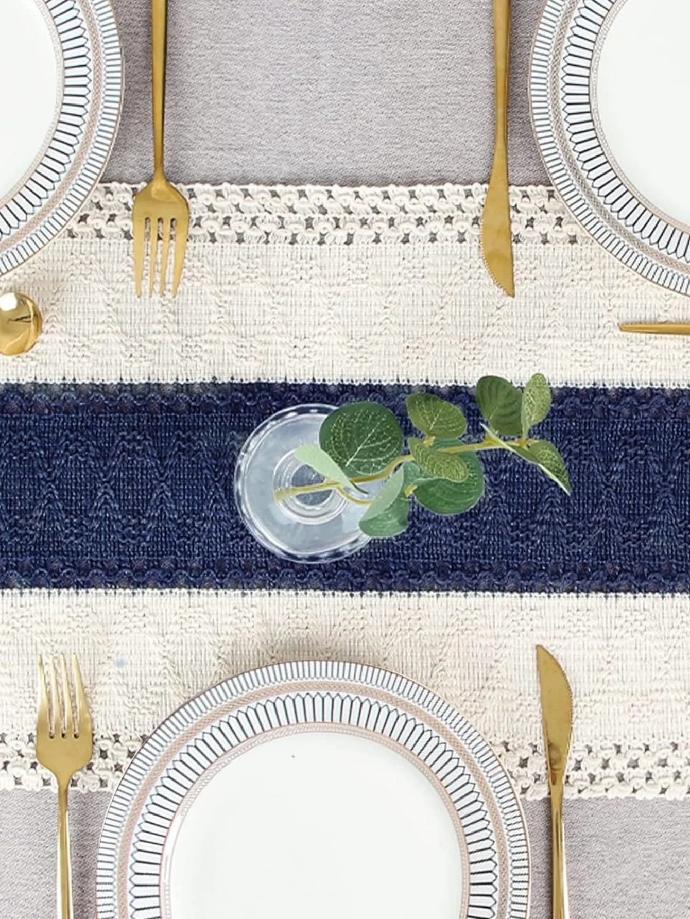 Eleganter Gestreifter Tischläufer aus Baumwolle und Polyester – Ideal für stilvolle Tischdekoration