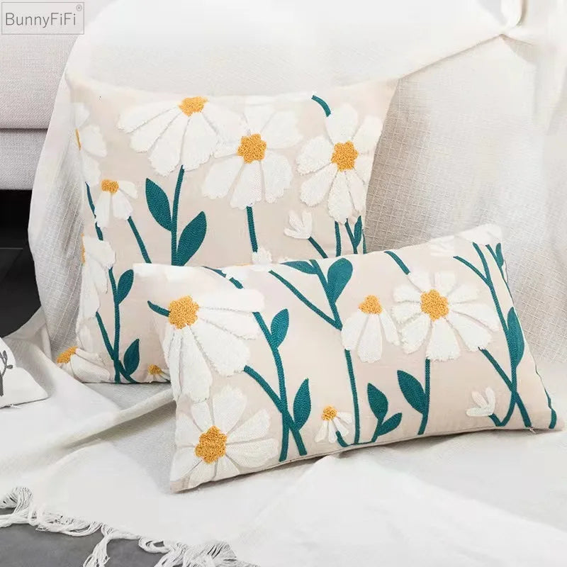 Dekorativer Kissenbezug mit Daisy Blumenstickerei – Geometrisches Design für Wohnzimmer