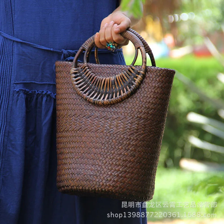 Vintage Rattan Bucket Handtasche – Stilvolle Strohtasche für Jeden Anlass