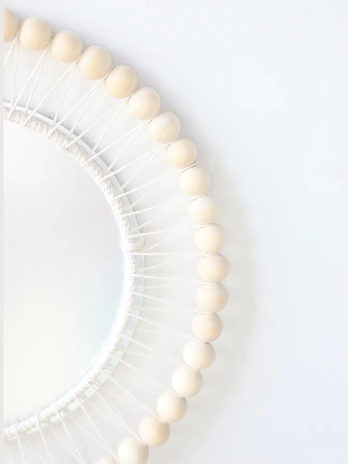 Handgefertigter Boho Wandspiegel – Macrame Weißes Blatt Design für Dein Zuhause